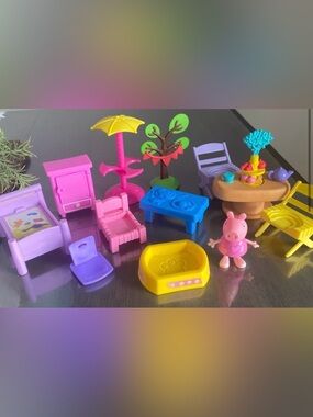 PEPPA PIG - FIGURE, TOY FURNITURE SET